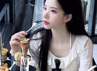 观看“17cg.com”：闪现出无数荒诞剧情，我怀疑编剧在日常不断加戏。