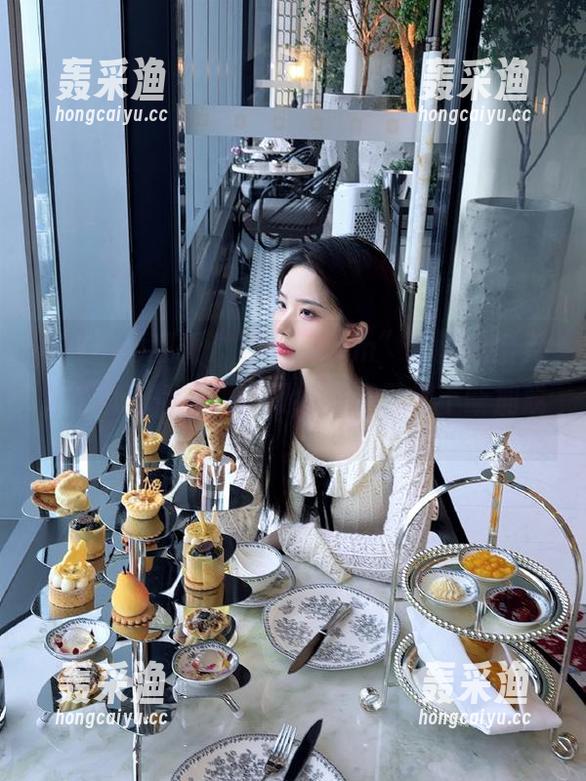 观看“17cg.com”：闪现出无数荒诞剧情，我怀疑编剧在日常不断加戏。