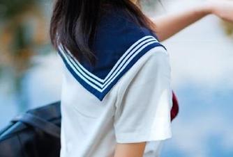 登录17吃瓜网，让你一边吃瓜一边感叹“哇，真是个疯狂的世界！”