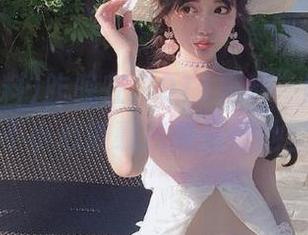 昨晚在“911黑料”网站瞎逛，不小心被裹挟进瓜田地里。