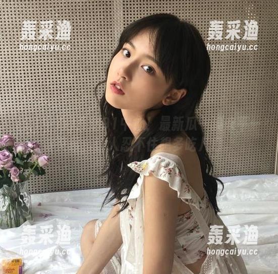 直达91中心!最新瓜一波未平一波又起,让人忍不住想多吃几口。 直达91中心!最新瓜一波未平一波又起,让人忍不住想多吃几口。