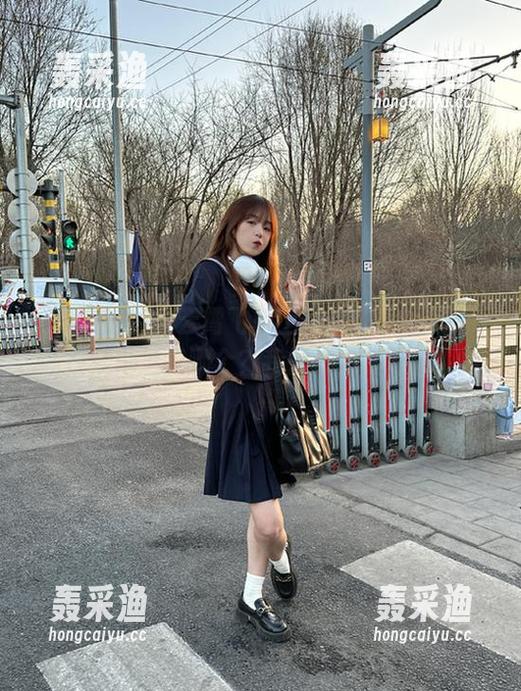 在云霄飞车上聊八卦:91吃瓜在线地址是哪个?我攒好勇气再去! 在云霄飞车上聊八卦:91吃瓜在线地址是哪个?我攒好勇气再去!