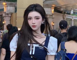 hlw在线，今夜的流星雨中夹杂着黄瓜味，你敢信？