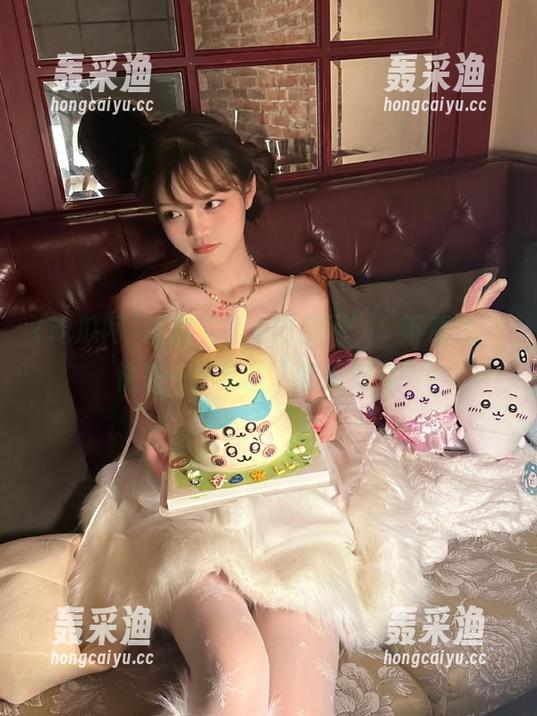 跟随“暴走吃瓜网”,下载它,快来一场乱世“吃瓜派对” 跟随“暴走吃瓜网”,下载它,快来一场乱世“吃瓜派对”