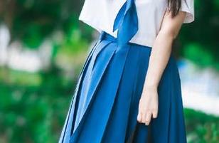 吃瓜网站发布热扒：军训毕业后该去酒吧狂野，没啥问题吧？