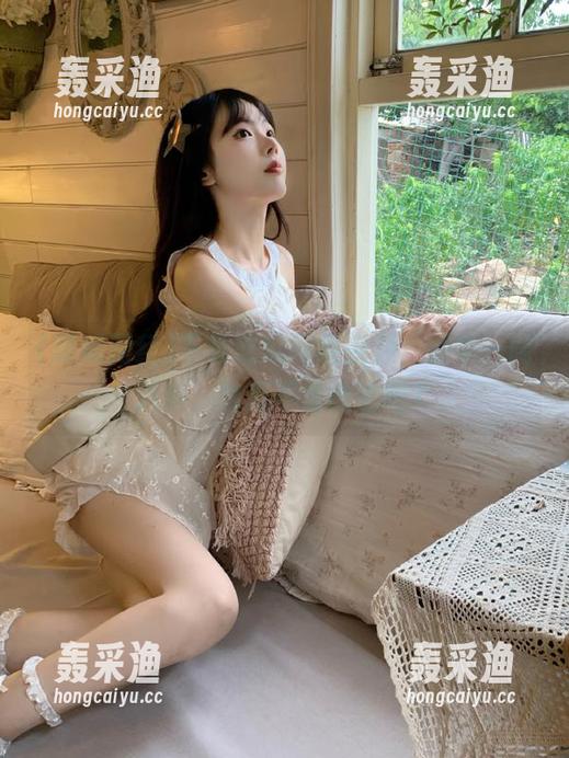 下载吃瓜网红视频，得手一吨八卦，也算不虚此生吧？