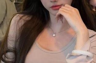 在线打发时间，国产吃瓜苹果版带你开启‘随便聊聊’模式！