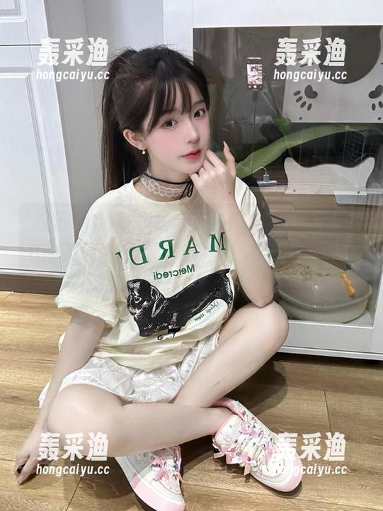 现在抖音瓜越来越多，娱乐718的入口快让我跟上潮流，不然我该被甩出局了！