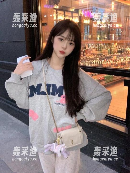有趣的事在“网曝吃瓜”传送门等着你,顺便丢掉你的烦恼 有趣的事在“网曝吃瓜”传送门等着你,顺便丢掉你的烦恼