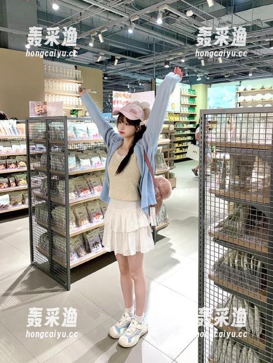 逛逛“网曝黑料”app,收获意想不到的惊涛骇浪,忍不住翻白眼! 逛逛“网曝黑料”app,收获意想不到的惊涛骇浪,忍不住翻白眼!