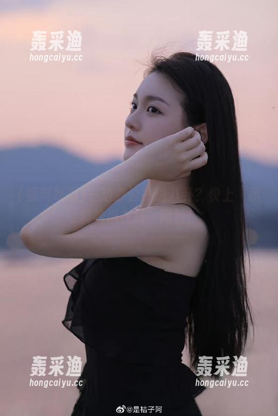 一边办公一边八卦?快上“黑料吃瓜在线”网址! 一边办公一边八卦?快上“黑料吃瓜在线”网址!