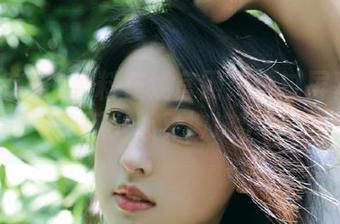 黑料在线官网：透过屏幕看瓜，不小心又被坑了！