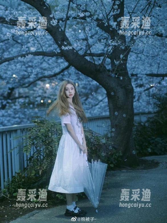 狂欢吧,黑料网官网的资源似乎让气氛变得更热烈! 狂欢吧,黑料网官网的资源似乎让气氛变得更热烈!